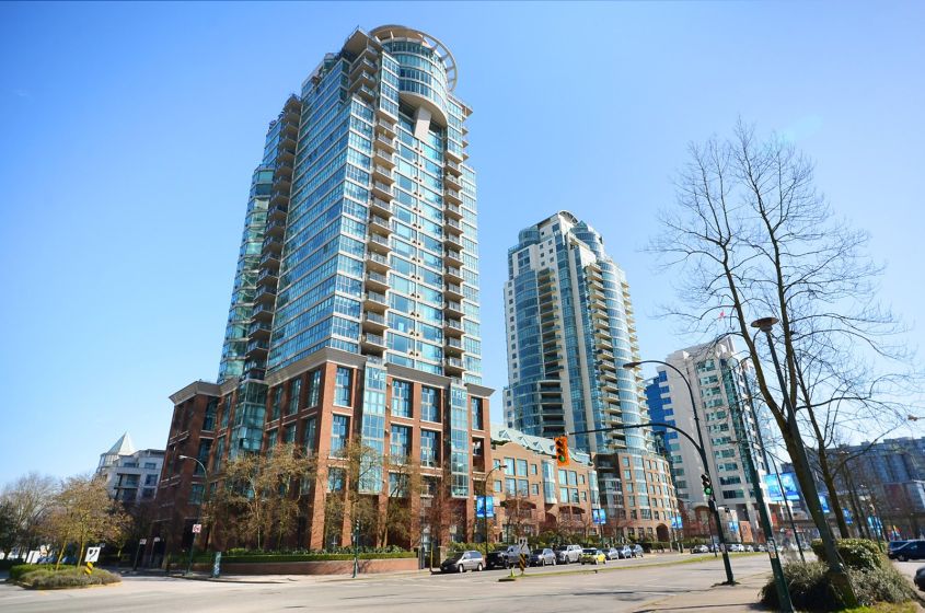 The National - 1128 Quebec Street VANCOUVER, V6A 4E1