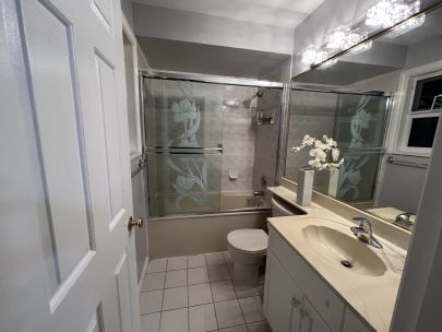 803-eighteenth-street-new-westminster-bc-v3m-6w8-2