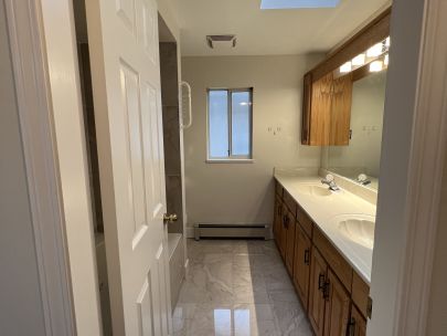 water-and-electricity-included-6009-argyle-st-vancouver-bc-v5p-3j9-canada