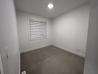 30-8140-166-st-surrey-british-columbia-v4n6w1-2