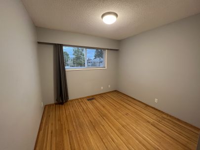 680-kensington-ave-burnaby-british-columbia-v5b-4b3-2