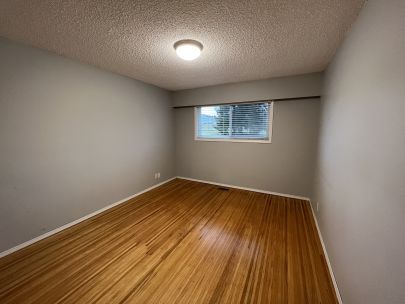 680-kensington-ave-burnaby-british-columbia-v5b-4b3-2