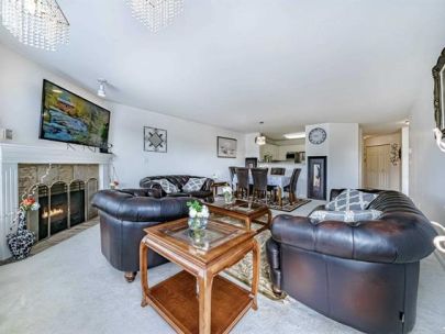 406-13680-84-avenue-surrey-british-columbia-v3w0t6-2