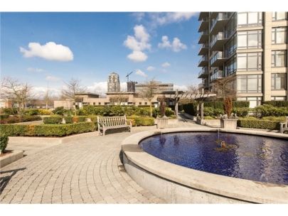 305-4250-dawson-st-burnaby-bc-v5c-4b1-2