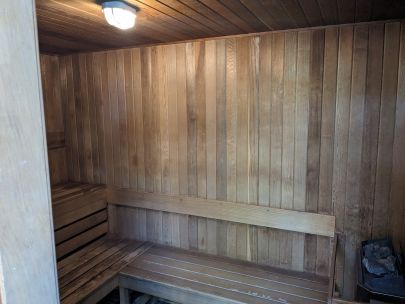 305-4250-dawson-st-burnaby-bc-v5c-4b1-2