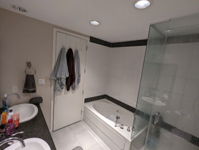 305-4250-dawson-st-burnaby-bc-v5c-4b1-2