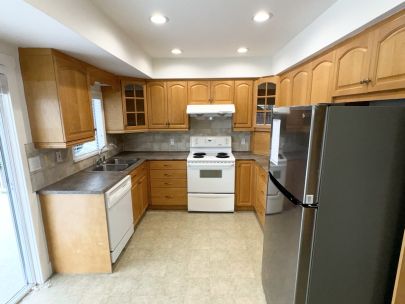 5790-halifax-st-burnaby-bc-v5b2p3-upper-unit