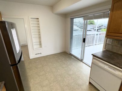 5790-halifax-st-burnaby-bc-v5b2p3-upper-unit