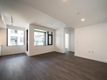 512-210-east-5th-ave-vancouver-bc-v5t-ok1-2