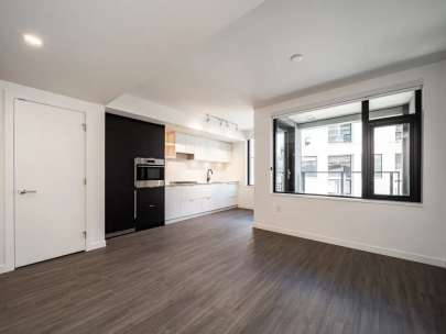 512-210-east-5th-ave-vancouver-bc-v5t-ok1-2