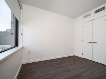 512-210-east-5th-ave-vancouver-bc-v5t-ok1-2