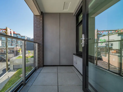 512-210-east-5th-ave-vancouver-bc-v5t-ok1-2
