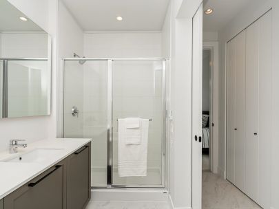 316-13929-105-boulevard-north-surrey-whalley-british-columbia-v3t-0r5-2