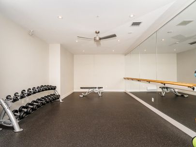 316-13929-105-boulevard-north-surrey-whalley-british-columbia-v3t-0r5-2