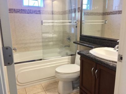 3-br-family-home-main-house-at-victoria-fraserview-for-rent