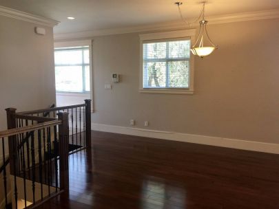 3-br-family-home-main-house-at-victoria-fraserview-for-rent