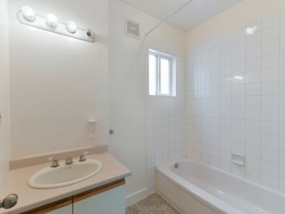 lovely-2-bedroom-family-home-at-hastings-district-for-rent-2