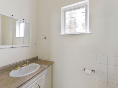 lovely-2-bedroom-family-home-at-hastings-district-for-rent-2