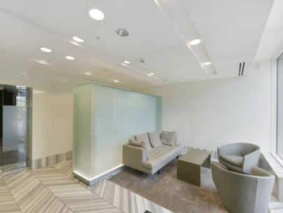 luxurious-2-br-wbalcony-at-south-granville-gateway-for-rent