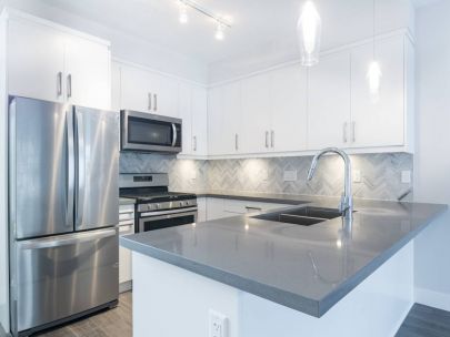 Luxury Living 2BR/2Bath@Winter Crescent South Surrey