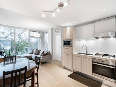#525 Kensington Garden 2220 Kingsway, Vancouver B.C. V5N 2T7