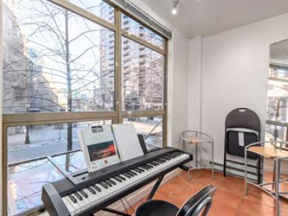 215-eight-one-nine-819-hamilton-st-vancouver-2