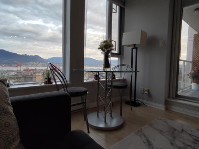 2205-550-taylor-st-vancouver-bc-v6b-1r1-canada