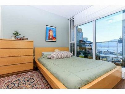 2206-550-taylor-st-vancouver-canada-v6b-1r1