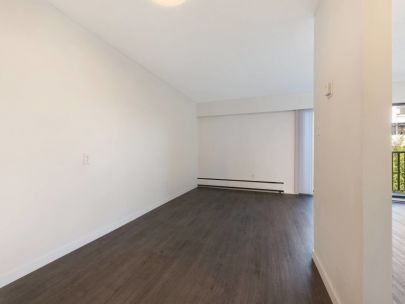 2255-w-5th-ave-vancouver-bc-v6k-4k1-canada-2