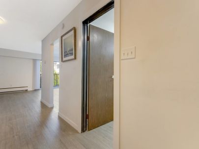 2255-w-5th-ave-vancouver-bc-v6k-4k1-canada-2
