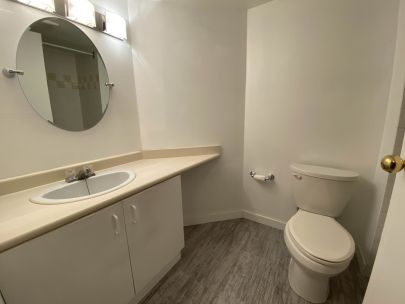 century-tower-808-789-drake-st-vancouver-bc-v6z-2n7-canada-2