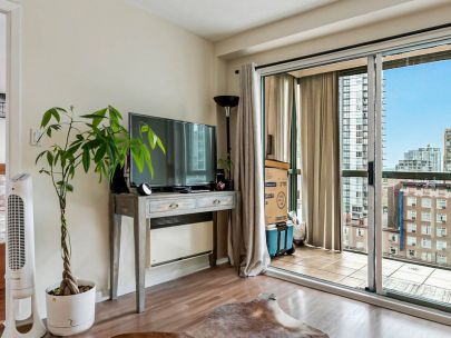 1188 Howe St  Vancouver BC Canada - V6Z 2S8