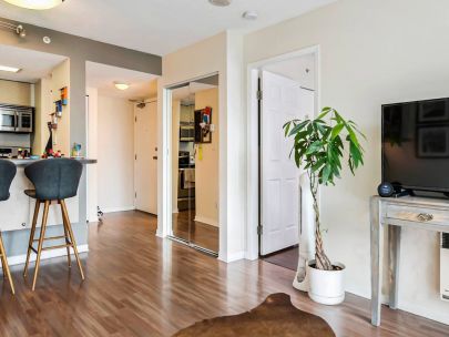 1188-howe-st-vancouver-bc-canada-v6z-2s8