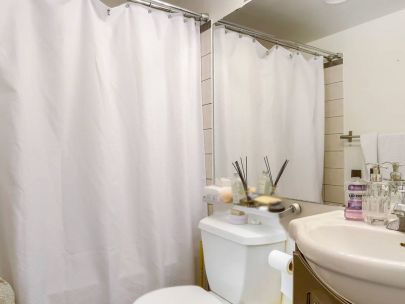 1188-howe-st-vancouver-bc-canada-v6z-2s8