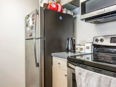 1188-howe-st-vancouver-bc-canada-v6z-2s8