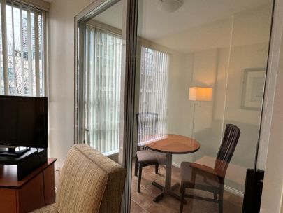 303-910-beach-ave-vancouver-canada-v6z-2w7