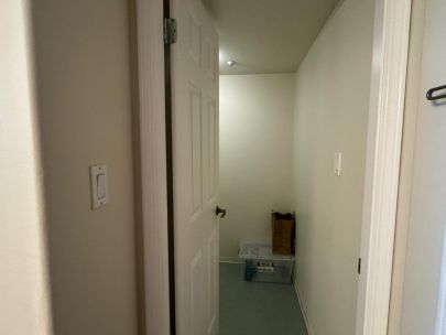 303-910-beach-ave-vancouver-canada-v6z-2w7