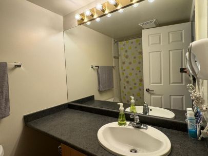 303-910-beach-ave-vancouver-canada-v6z-2w7