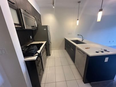 #215 3333 Main Street, Vancouver BC V5V3M8