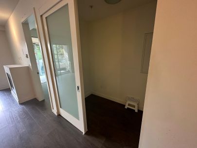 215-3333-main-street-vancouver-bc-v5v3m8-2