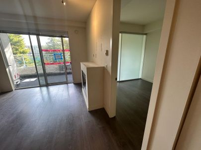 215-3333-main-street-vancouver-bc-v5v3m8-2