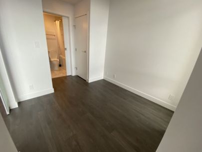 1283-howe-st-vancouver-bc-v6z-1c1-canada-2