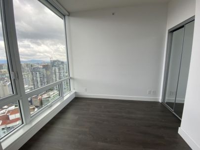 1283-howe-st-vancouver-bc-v6z-1c1-canada-2