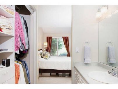 1513-bowser-avenue-north-vancouver-bc-canada-v7p-2z7