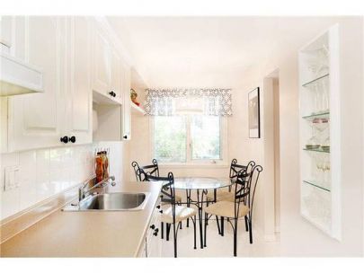 1513-bowser-avenue-north-vancouver-bc-canada-v7p-2z7