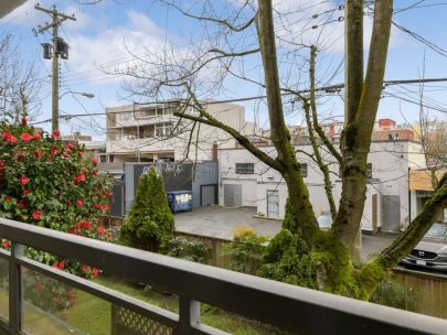pet-friendly-1-bed1bath-wpatio-for-rent-at-w-pointe-villa-kitsilano