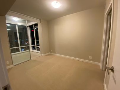 brand-new-700-sqft-1-bedroom-den-flex-at-central