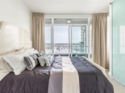 3207-the-mark-1372-seymour-street-vancouver-2