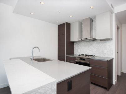 station-square-2711-6098-station-st-burnaby-bc-canada-v5h-0h4