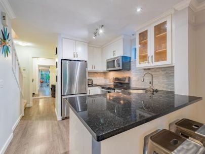 5-avanti-3160-w-4th-ave-vancouver-2